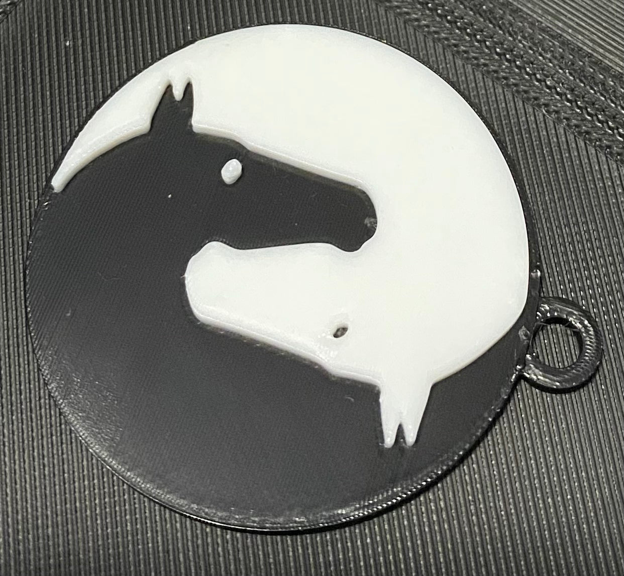 Two Horses Ying Yang Keyring - 45980.500 Black & White