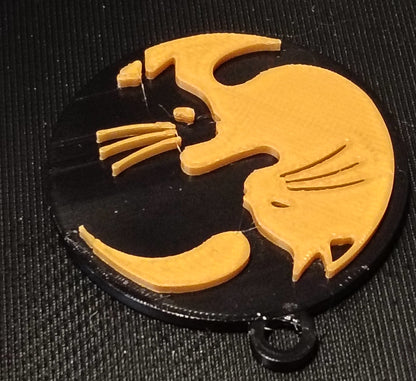 2 Cats Ying Yang Keyring - 45980.200 Black & Gold